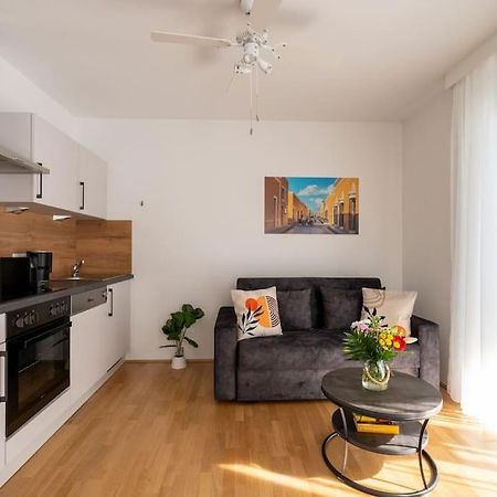 Sunny 1Br Home With Balcony By Hm Відень Екстер'єр фото