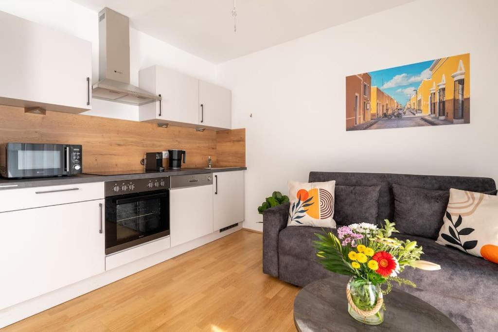 Sunny 1Br Home With Balcony By Hm Відень Екстер'єр фото